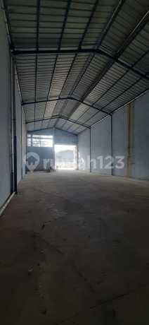 Gudang Di Kawasan Pergudangan Kamal Bisnis Center