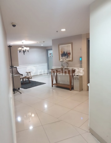 Dijual Apartment The Mansion Jasmine Bellavista Town House Kemayoran Jakarta Pusat Lt 135m², Lb 7.5m² X 18 M =135 M² Kamar Tidur 3 +1 Km Pembantu, Kamar Mandi 3 Letak Di Lantai Dasar Akses Pintu Belakang Lsg Kolam Renang Harga 3.4 M Harga Nego 