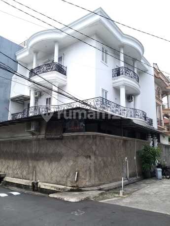 Di Jual Rumah di Danau Sunter Utara, Sunter Perumahan Sts Jakarta Utara LT : ± 195 M2 ( 13M X 15M2 ) LB : ±350 M2 Lantai : 3¼ Lantai Kamar Tidur :7 +1 Kamar Mandi : 7 Hadap : Selatan Barat Sertifikat : SHM Harga : Rp 6 M Nego Di Jual Rumah di Danau Sunter Utara, Sunter Perumahan Sts Jakarta Utara LT : ± 195 M2 ( 13M X 15M2 ) LB : ±350 M2 Lantai : 3¼ Lantai Kamar Tidur :7 +1 Kamar Mandi : 7 Hadap : Selatan Barat Sertifikat : SHM Harga : Rp 6 M Nego