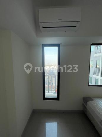 Dijual Cepat Apartemen OSAKA Riverview Apartment,  PIK 2, Tangerang. Tower Asahikawa; Lantai 07 No. 55B Luas: 20.49m2 1 Bed Room 1 Bath Room Fully furnished (1 bed, 1 AC, 1 TV, 1 Microwave) Harga 290juta nego