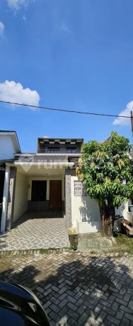 Dijual Murah  Rumah Minimalis Modern  Perumahan  Permata cibubur Cluster Phoenix  LT 90 m2  ( 9 x 10 m2 ) LB 100 m2 Tingkat 2 Lantai  3 kamar Tidur 3 kamar mandi Sertifikat SHM Harga 1,3 M nego