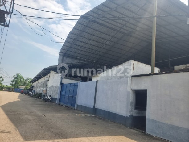 Gudang Dijual LT: 2700M2, Lb:2500, SHM, Selatan,Jl Salembaran, Pergudangan 2000. (Dinkim)