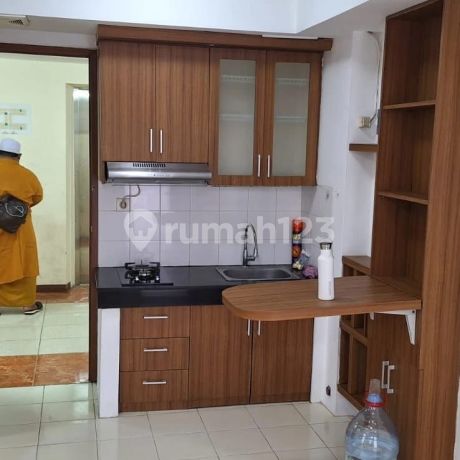 Apartment 2 BR  Bagus Semi Furnished di Green Park View Daan Mogot