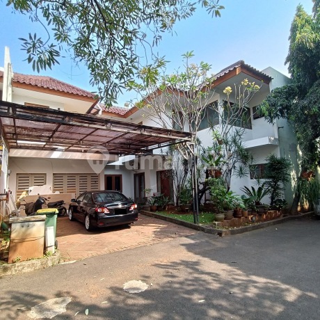 Urgent Harus Terjual Rumah dengan Pool Lokasi Strategis Dekat Mall One Belpark Cilandak