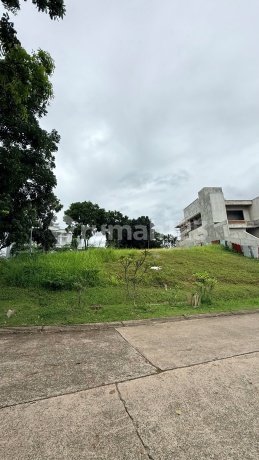 For Sale Exclusive Hook Land Plot in Sentul, Beautiful View, Cool Air.
