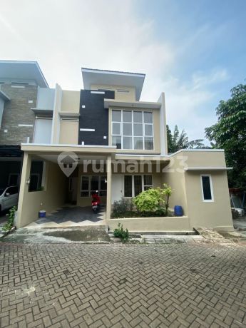 Rumah di Jual Dlm Cluster One Gate di Pondok Kelapa Jak Tim