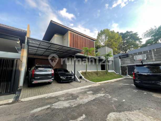 Rumah Tropis Cantik Open Space Dalam Cluster Sektor 9 Bintaro Jaya Siap Huni Private Pool