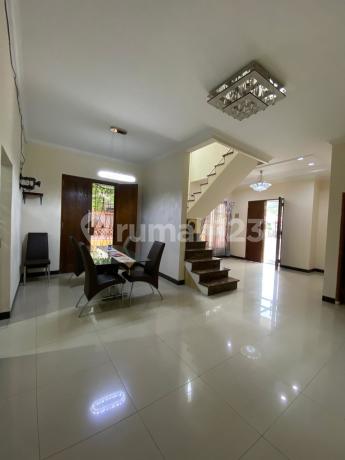 East-facing house in Cipinang Indah 2, Pondok Bambu, ready to live in, cheap luxury. East-facing house in Cipinang Indah 2, Pondok Bambu, ready to live in, cheap luxury.