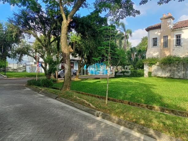 KAVLING LUAS DI SERPONG VILLAGE TANGSEL POSISI HOEK SIAP PAKAI KAVLING LUAS DI SERPONG VILLAGE TANGSEL POSISI HOEK SIAP PAKAI