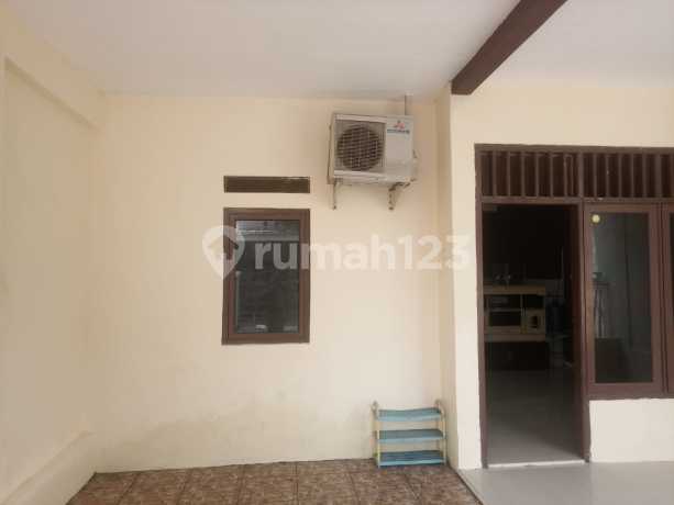 Rumah Bagus Terawat Siap Huni Strategis Puri Indah Sidoarjo Rumah Bagus Terawat Siap Huni Strategis Puri Indah Sidoarjo