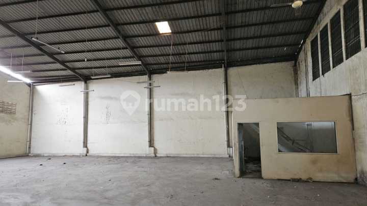 Gudang Lokasi Bagus dalam Komplek Pergudangan di Tangerang