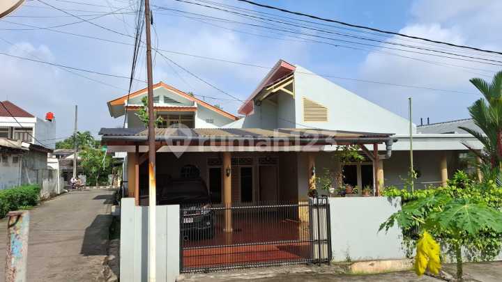 Rumah Hook Lokasi Bagus dekat Tol di Pondok Jatimurni Bekasi