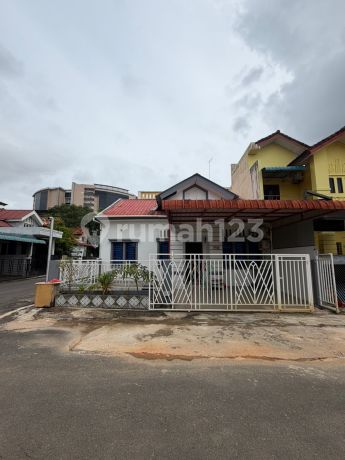 Dijual Rumah Hook di Sandona Samping Uib
