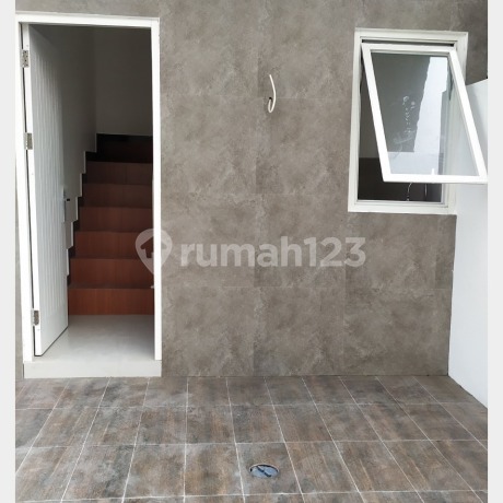 Rumah 2 Lantai Siap Huni di Perumahan De Alamuda Residence Surabaya Rumah 2 Lantai Siap Huni di Perumahan De Alamuda Residence Surabaya