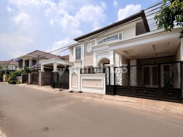 Tebet Timur - Rumah Mewah New Renovated Akses Super Lebar !