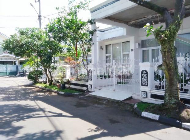 Dijual Rumah Mewah di Komplek Sanggar Hurip Soekarno Hatta Murah!