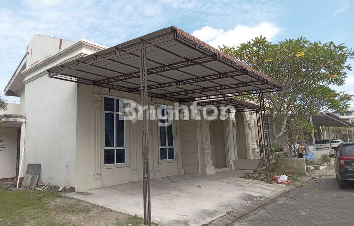 Rumah cantik Hook 1 lantai Full furnished bergaya klasik Royal Platinum 2