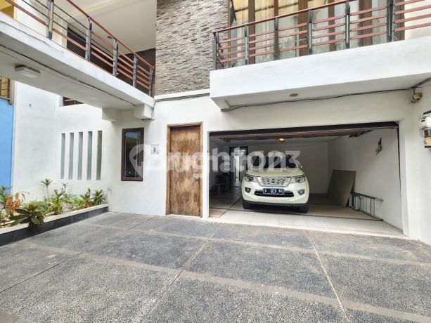 RUMAH 3 LANTAI DENGAN LIFT DAN 1 BASEMENT ( SPRINGHILL GOLF RESIDENCES ) RUMAH 3 LANTAI DENGAN LIFT DAN 1 BASEMENT ( SPRINGHILL GOLF RESIDENCES )