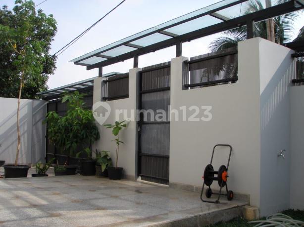 Rumah Kompleks Sekneg Cidodol Kebayoran Lama Jakarta Selatan/Yukz Rumah Kompleks Sekneg Cidodol Kebayoran Lama Jakarta Selatan/Yukz