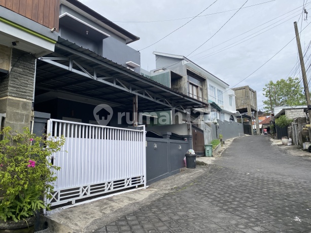 Rumah 2 Lantai Murah di Taman Griya Jimbaran Dekat Bypass