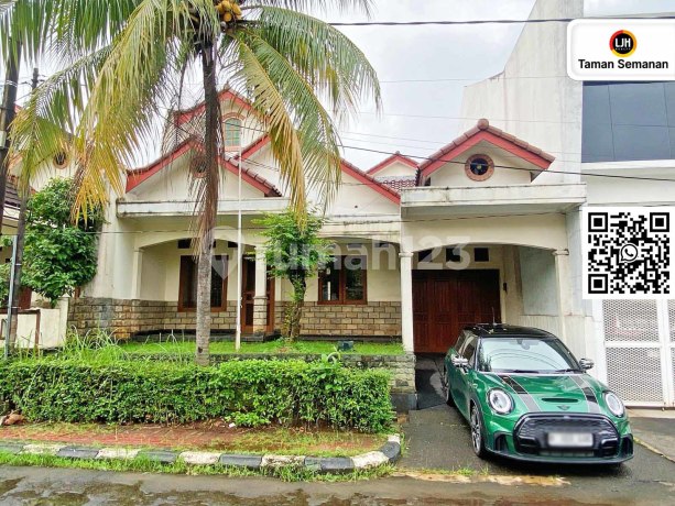 1.5-Story House in Gema Pesona Estate Depok, 200m² Area, Freehold Title (SHM), Premium Location 1.5-Story House in Gema Pesona Estate Depok, 200m² Area, Freehold Title (SHM), Premium Location