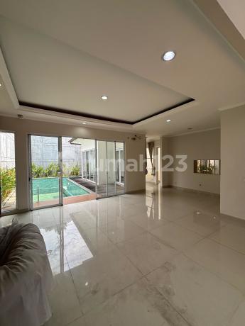 Rumah Cluster Whitsand 10x25 ada Private Pool Greenwich Park BSD City