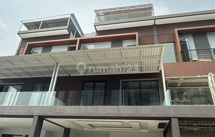 Dijual Rumah Cantik Komplek Givenchy One Daerah Helvetia