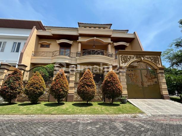 Dijual Rumah Ciamik Mewah Kokoh Villa Royal Pakuwon City