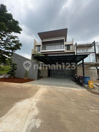 Jual Rumah Premium Siap Huni Dilengkapi Kolam Renang & Rooftop Sierra Madre Sentul City Jual Rumah Premium Siap Huni Dilengkapi Kolam Renang & Rooftop Sierra Madre Sentul City