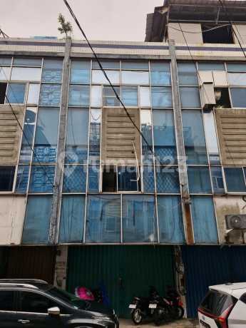 SHOPHOUSE IN DUTA HARAPAN INDAH TELUK GONG. SIZE 4.5X15.