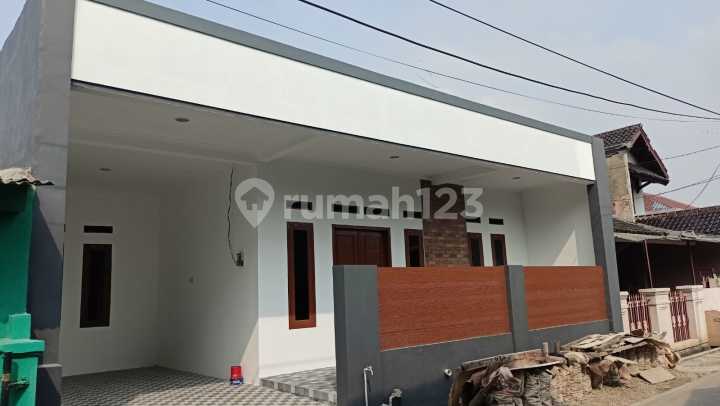 Di Jual rumah tinggal siap huni dan investasi berlokasi di  perumahan Karawang Indah, yang sangat strategis  di Kota Karawang Barat Hub : 081380393888 Lokasi : Jl. Cendrawasih IV Blok N No.18 Kota Karawang. Prop. Jawa Barat