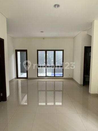 For Sale House in Mozia BSD Hook House