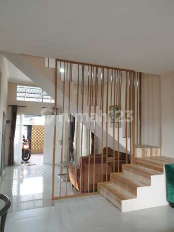 Rumah 3 Lantai Gunung Batu Dekat Stasiun Bogor Rumah 3 Lantai Gunung Batu Dekat Stasiun Bogor