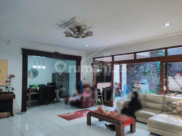 Ready-to-Occupy Home in a Comfortable and Strategic Location at Sumber Sari Indah Complex, Bandung