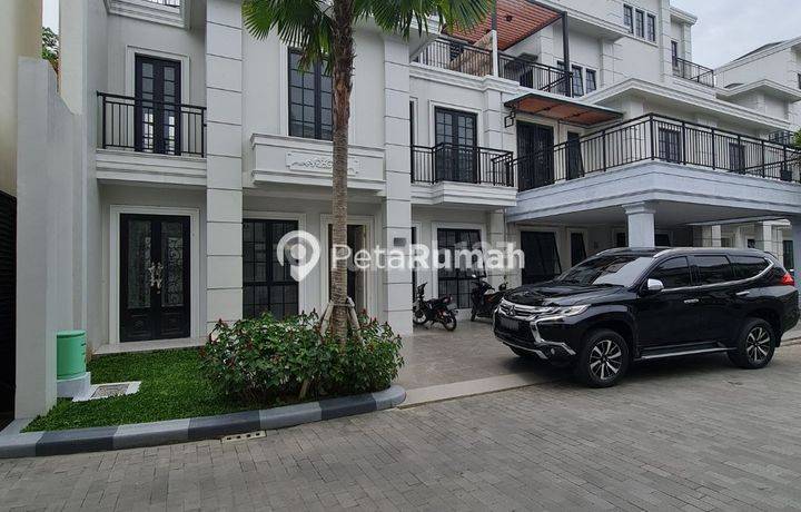Dijual Villa Cantik Bagus Full Furnished Jalan Starban Komplek Jewel Park
