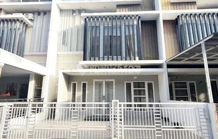 Dijual Villa Komp Mutiara Palace