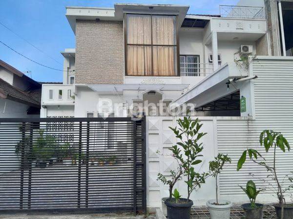 Rumah Mewah 2¹/² Tingkat Di Komplek Taman Setia Budi Indah 
