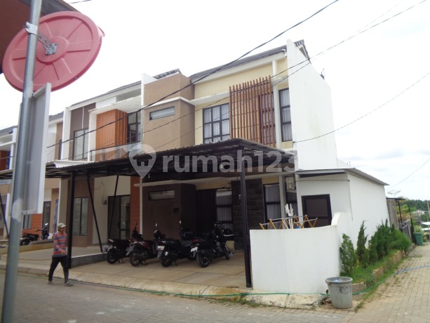 Dijual rumah siap huni D'Hills Residence pamulang