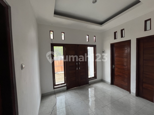 Rumah 3 Kamar Murah dan Pinggir Jalan di Tabanan Bali SHM