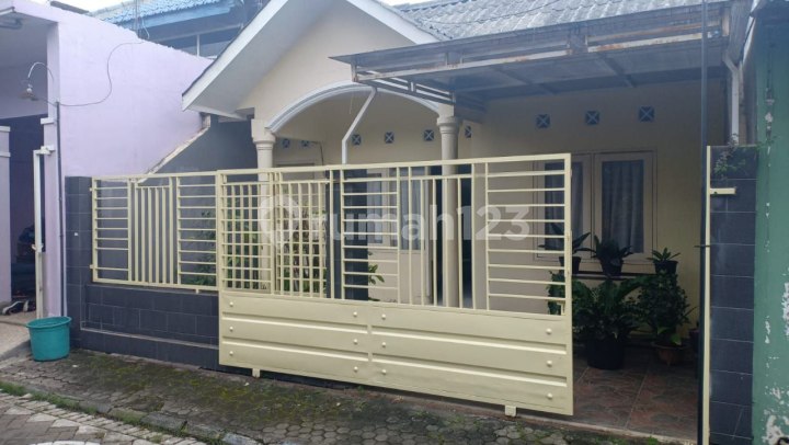 RUMAH BUMI MONDOROKO KONDISI PERLU RENOV - SINGOSARI - MALANG