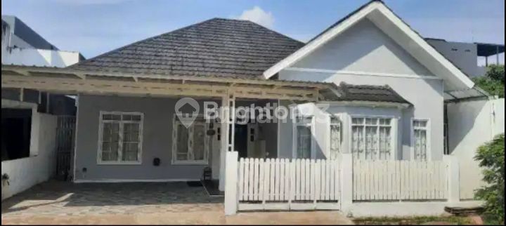 SHM HOUSE IN THE ELITE RESIDENTIAL AREA, CENTER OF SAMARINDA CITY. FULLY FURNISHED. SHM HOUSE IN THE ELITE RESIDENTIAL AREA, CENTER OF SAMARINDA CITY. FULLY FURNISHED.