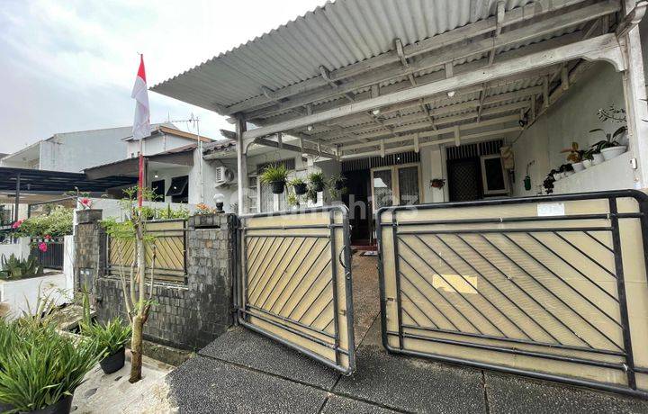 Rumah Bagus Semi Furnished SHM Puri Cinere, Depok