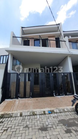 Sisa 1 Unit, Rumah Baru di Wiyung Brantas Permai, Dekat Kampus Unesa dan Tol Gunungsari Sisa 1 Unit, Rumah Baru di Wiyung Brantas Permai, Dekat Kampus Unesa dan Tol Gunungsari