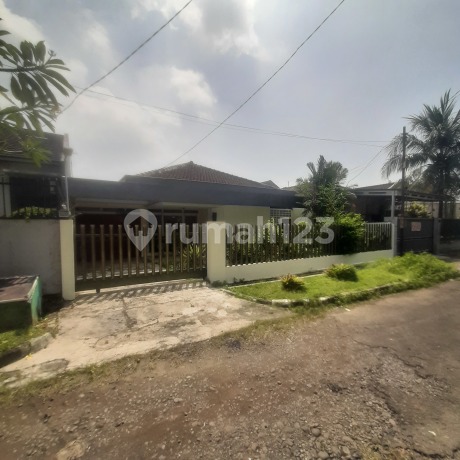 Asri House Strategic Location in the Heart of Bogor Baru City