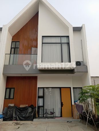 JUAL RUMAH CLUSTER PINGGIR JALAN DI THE GOLDEN NEST CILANGKAP JAKARTA TIMUR
