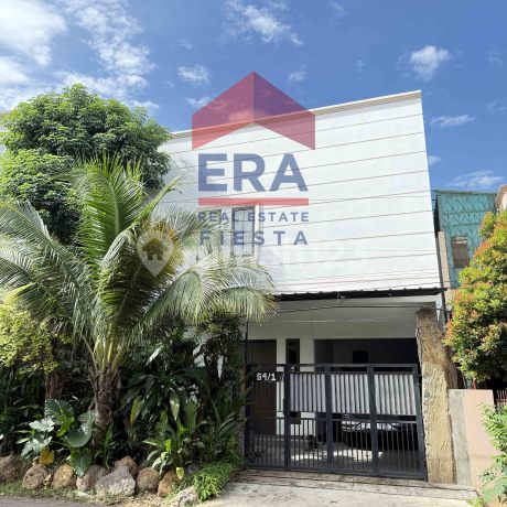 2-Story House in Taman Ratu, Corner Lot Position, Ready to Move In