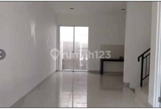 Rumah 2 Lantai Green Puri Dekat Green Lake Bebas Banjir