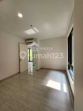 Apartement Lloyd Alam Sutera Apartemen 3 BR Semi Furnished Bagus