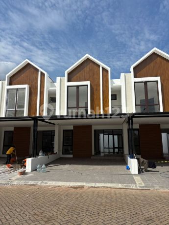 New 2-Story House in Metland Puri Near Green Lake City and Toll Road New 2-Story House in Metland Puri Near Green Lake City and Toll Road