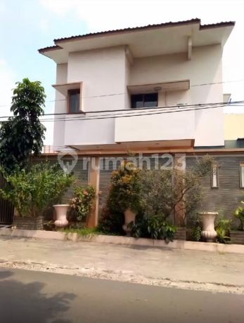 Rumah Hoek 2 Lantai Jakarta Barat Dekat Dengan Lippo Mall Rumah Hoek 2 Lantai Jakarta Barat Dekat Dengan Lippo Mall